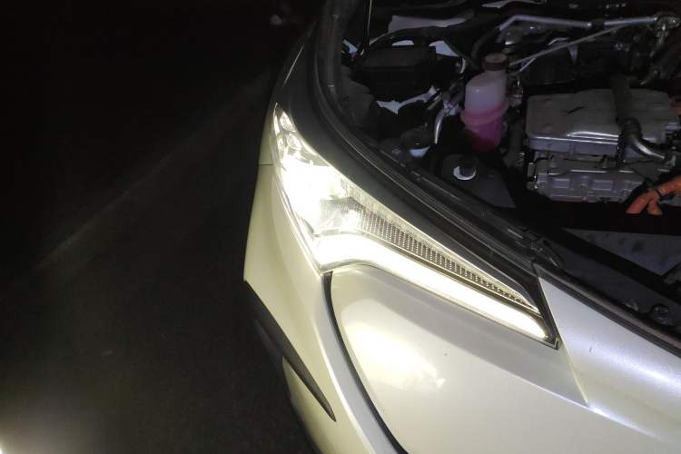 Used Toyota C-HR EV 2020 Deluxe Sunroof Edition Right Front Headlight