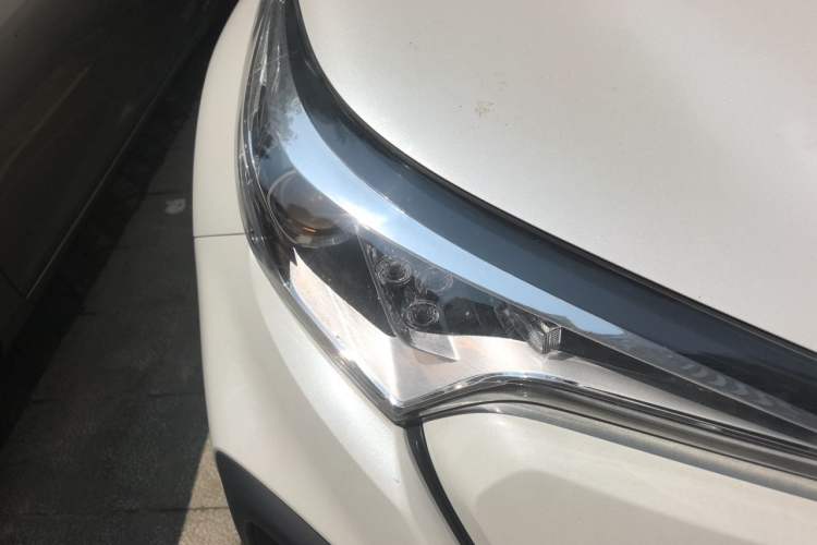 Used Toyota C-HR EV 2020 Luxury Sunroof Edition Right Front Headlight