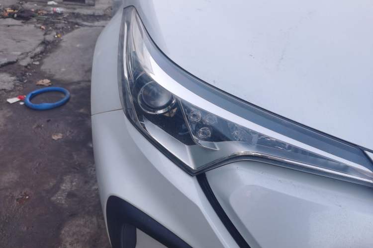 Used Toyota C-HR EV 2020 Luxury Sunroof Edition Right Front Headlight