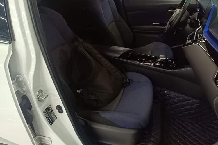 Used Toyota C-HR EV 2020 Luxury Sunroof Edition Right Front Seat