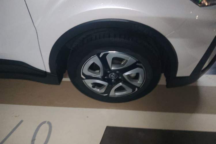 Used Toyota C-HR EV 2020 Leading Edition Right Front Wheel Hub