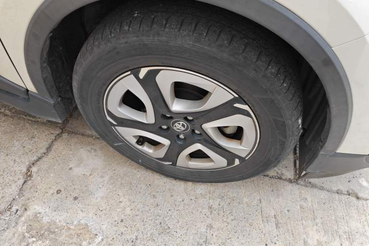 Used Toyota C-HR EV 2020 Luxury Sunroof Edition Right Front Wheel Hub