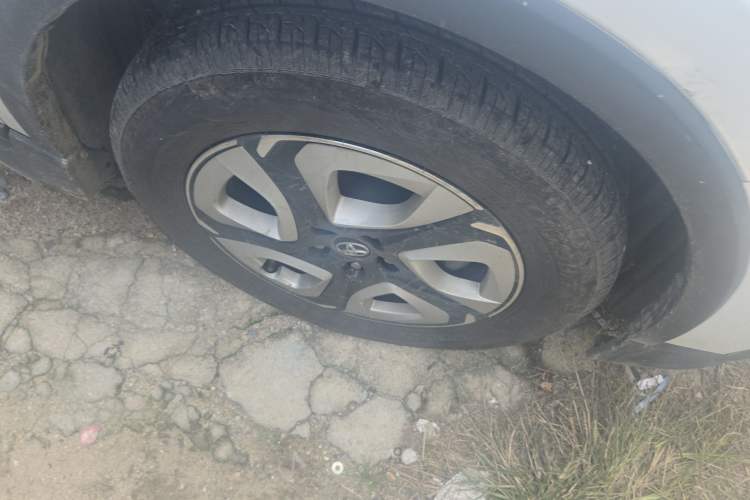 Used Toyota C-HR EV 2020 Luxury Sunroof Edition Right Front Wheel Hub