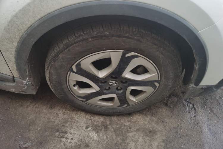 Used Toyota C-HR EV 2020 Luxury Sunroof Edition Right Front Wheel Hub
