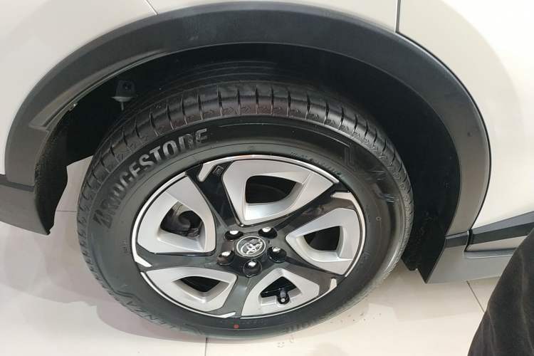 Used Toyota C-HR EV 2020 Leading Edition Right Rear Wheel Hub