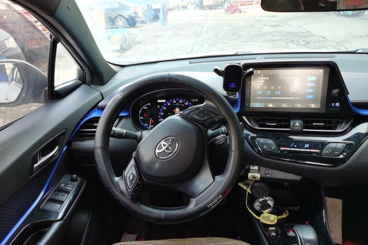 Used Toyota C-HR EV 2020 Luxury Sunroof Edition Steering Wheel