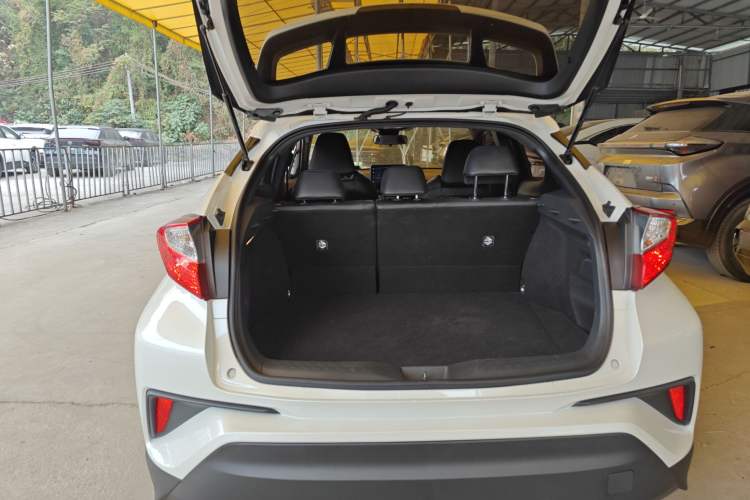 Used Toyota C-HR EV 2020 Deluxe Sunroof Edition Trunk