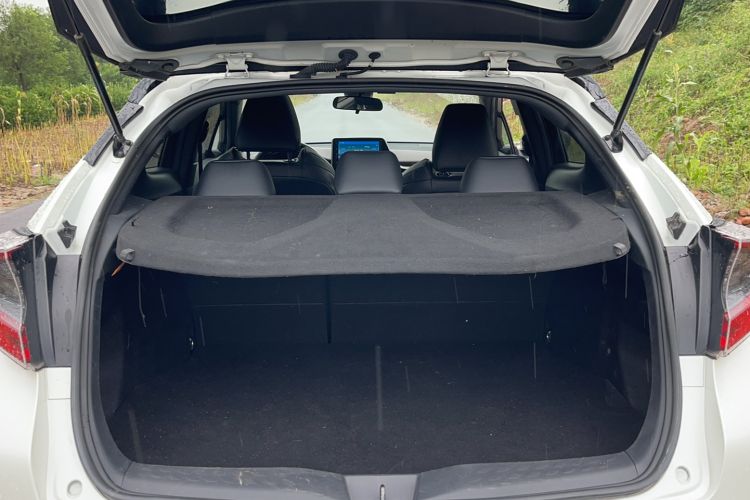 Used Toyota C-HR EV 2020 Deluxe Sunroof Edition Trunk