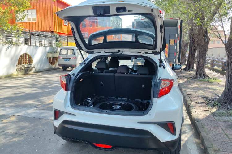 Used Toyota C-HR EV 2020 Leading Edition Trunk