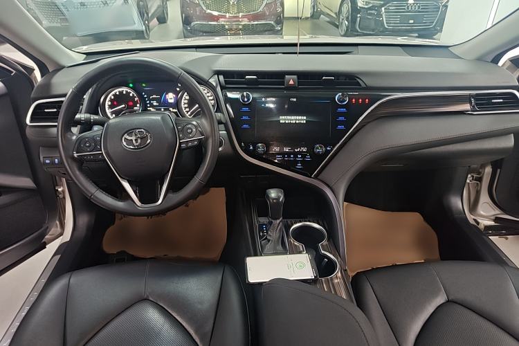 Used Toyota Camry 2019 Revised Version 2.0G Luxury Edition Center Console