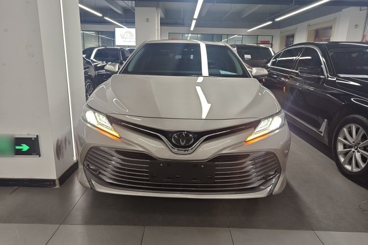 Used Toyota Camry 2019 Revised Version 2.0G Luxury Edition Front