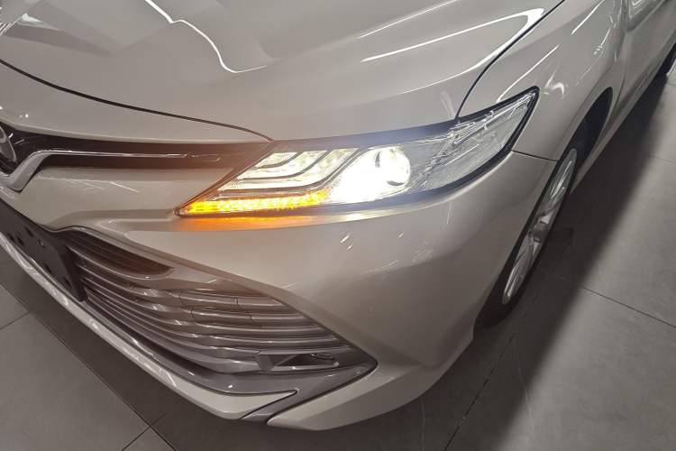 Used Toyota Camry 2019 Revised Version 2.0G Luxury Edition Left Front Headlight