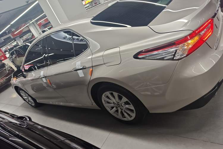 Used Toyota Camry 2019 Revised Version 2.0G Luxury Edition Left Side