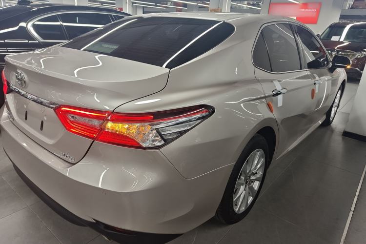 Used Toyota Camry 2019 Revised Version 2.0G Luxury Edition Rear Right 45 Deg