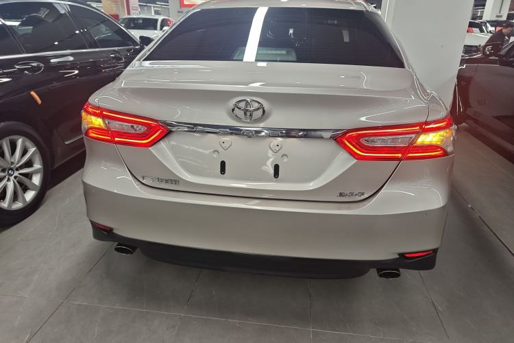 Used Toyota Camry 2019 Revised Version 2.0G Luxury Edition Rear