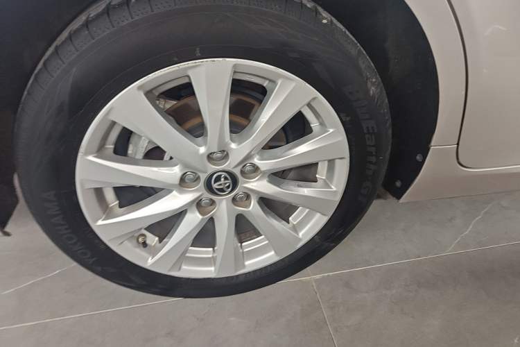 Used Toyota Camry 2019 Revised Version 2.0G Luxury Edition Right Rear Wheel Hub