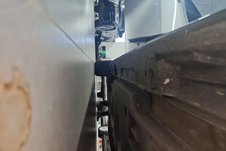 Used Toyota Camry 2019 Revised Version 2.0G Luxury Edition Right Side Sill