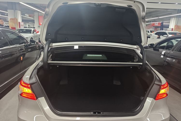 Used Toyota Camry 2019 Revised Version 2.0G Luxury Edition Trunk