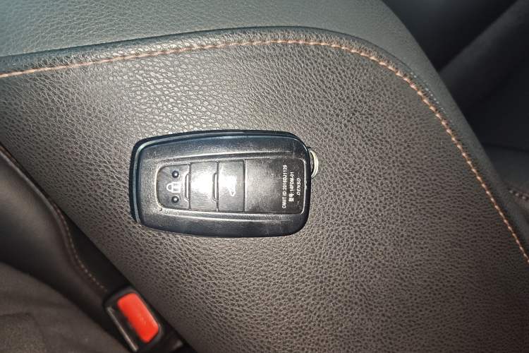 Used Toyota Camry 2019 Revised Version 2.0G Luxury Edition Vehicle Key