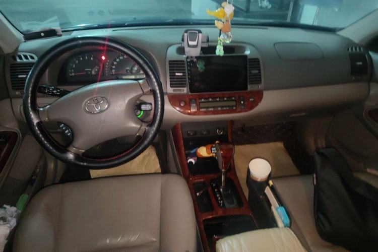 Used Toyota Camry  Center Console