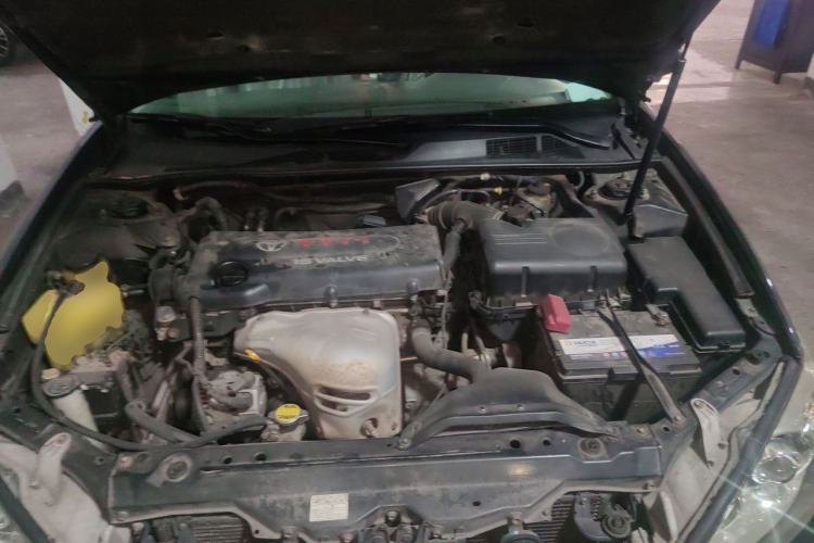 Used Toyota Camry  Engine Bay