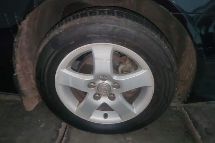 Used Toyota Camry  Right Front Wheel Hub