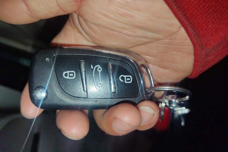 Used Toyota Camry  Vehicle Key