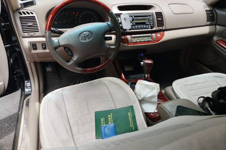 Used Toyota Camry 2005 2.4 Luxury Edition Center Console