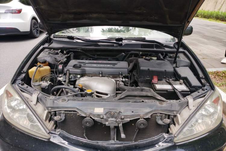 Used Toyota Camry 2005 2.4 Luxury Edition Engine Bay