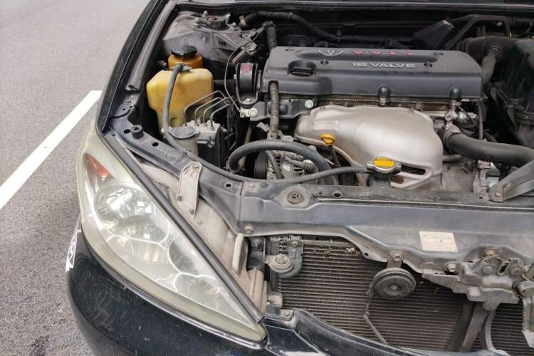 Used Toyota Camry 2005 2.4 Luxury Edition Engine Bay Right