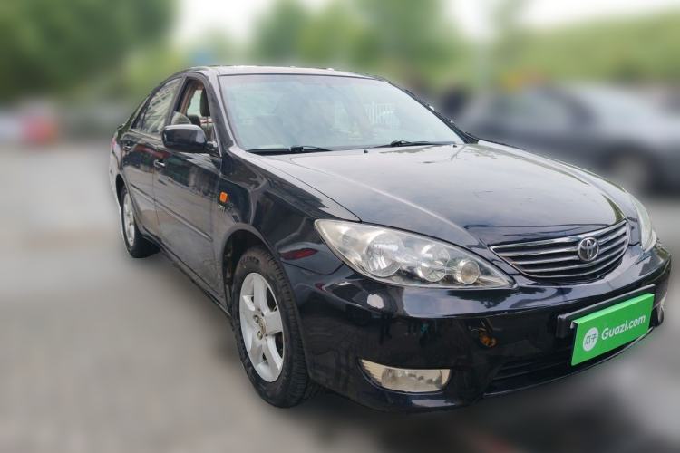 Used Toyota Camry 2005 2.4 Luxury Edition Front Right 45 Deg