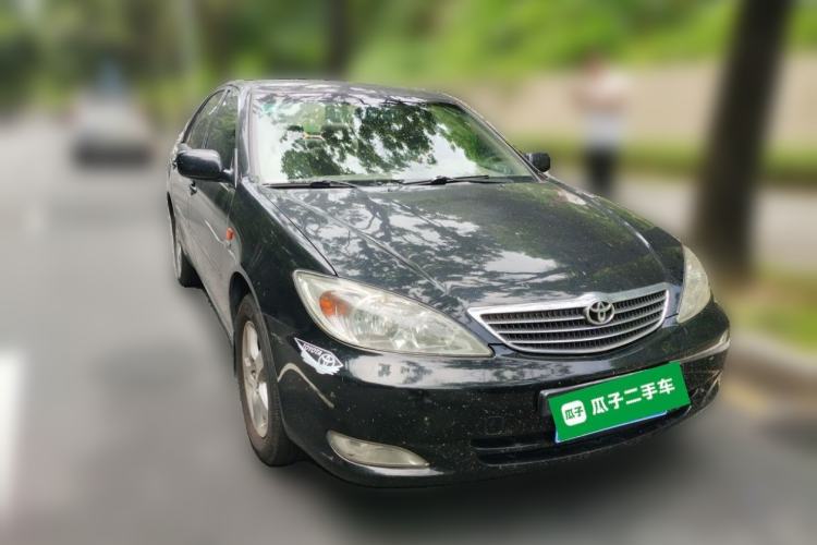 Used Toyota Camry 2005 2.4 Luxury Edition Front Right 45 Deg