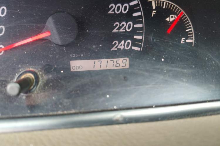 Used Toyota Camry 2005 2.4 Luxury Edition Odometer Close Up