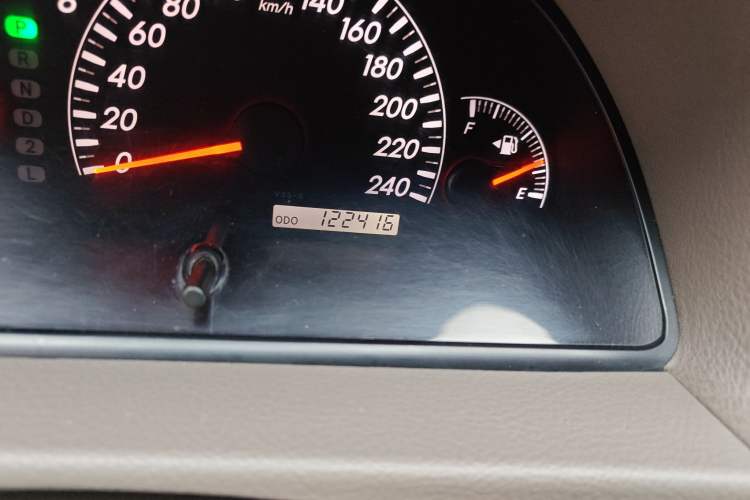 Used Toyota Camry 2005 2.4 Luxury Edition Odometer Close Up