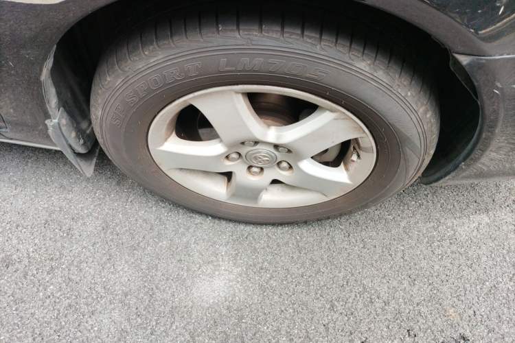 Used Toyota Camry 2005 2.4 Luxury Edition Right Front Wheel Hub