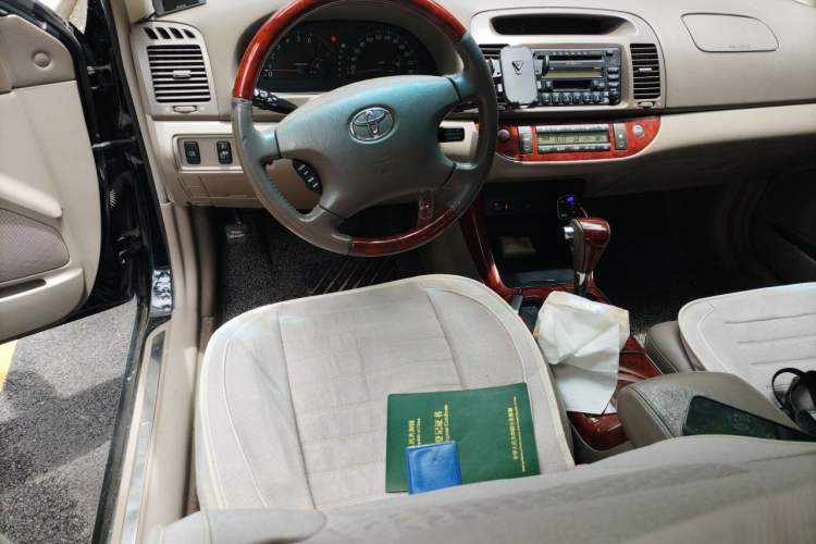 Used Toyota Camry 2005 2.4 Luxury Edition Steering Wheel