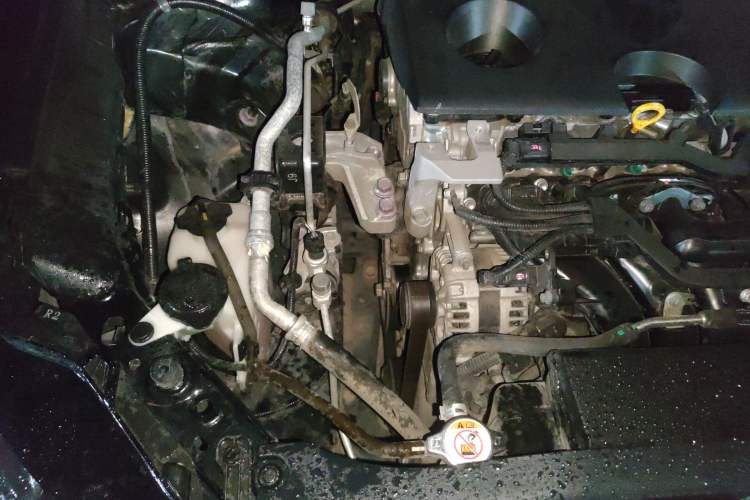 Used Toyota Camry 2006 240G Engine Bay Right