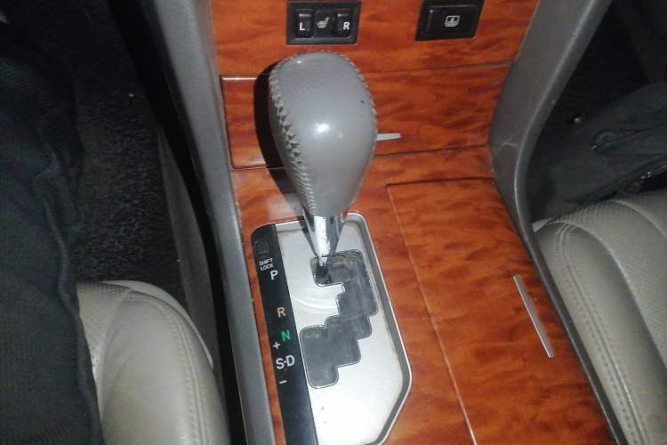 Used Toyota Camry 2006 240G Gear Lever