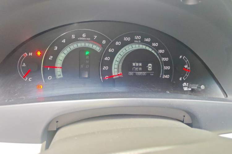 Used Toyota Camry 2006 240G Navigation Edition Odometer Close Up