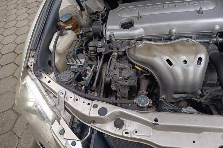 Used Toyota Camry 2006 200G Engine Bay Right