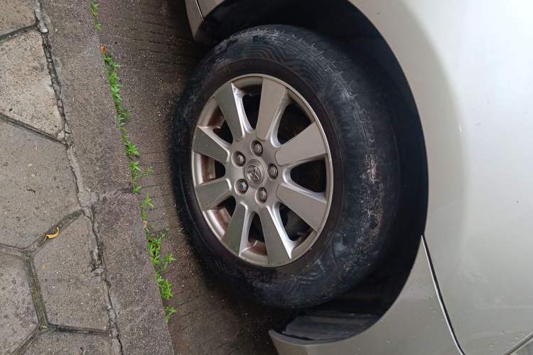 Used Toyota Camry 2006 200G Right Front Wheel Hub