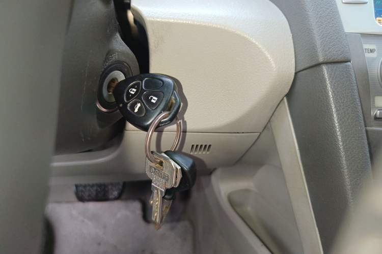 Used Toyota Camry 2006 200G Vehicle Key