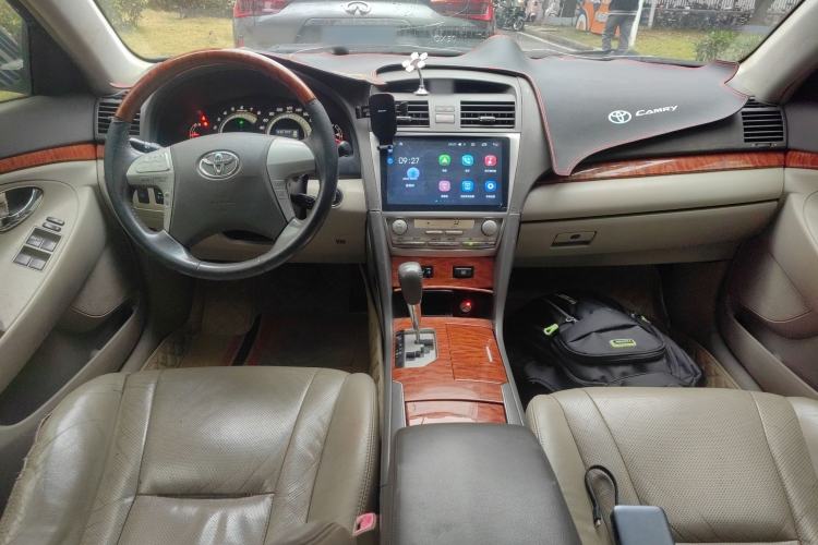 Used Toyota Camry 2007 240V Supreme Edition Center Console