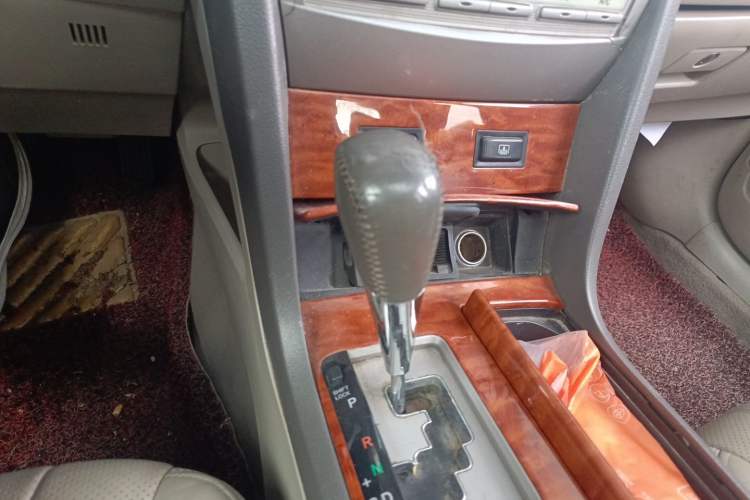 Used Toyota Camry 2007 240G Luxury Edition Gear Lever