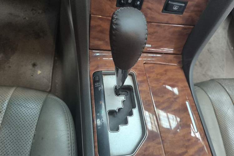 Used Toyota Camry 2007 240G Luxury Edition Gear Lever