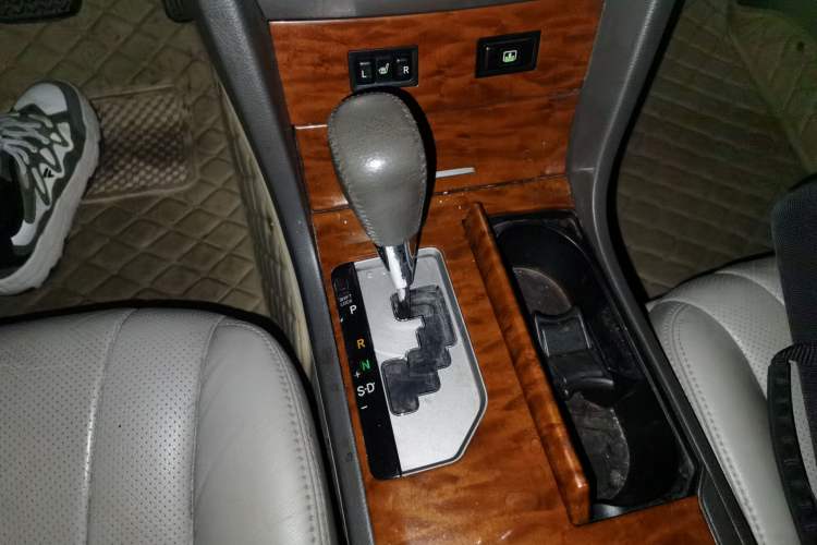 Used Toyota Camry 2007 240G Luxury Edition Gear Lever