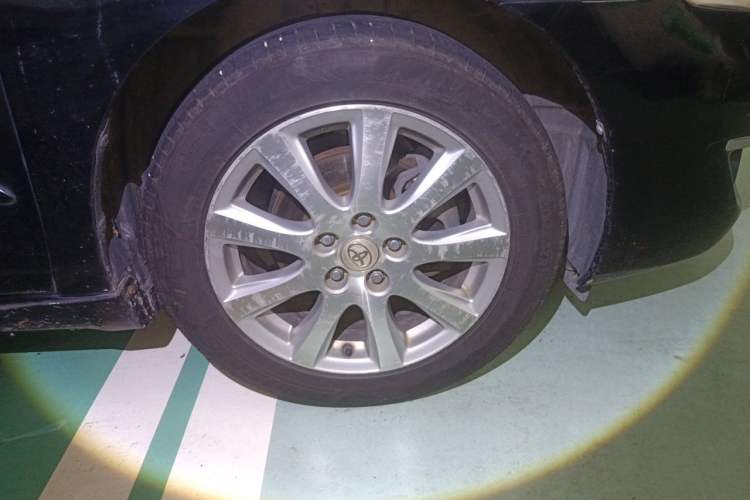 Used Toyota Camry 2007 240V Supreme Edition Right Front Wheel Hub