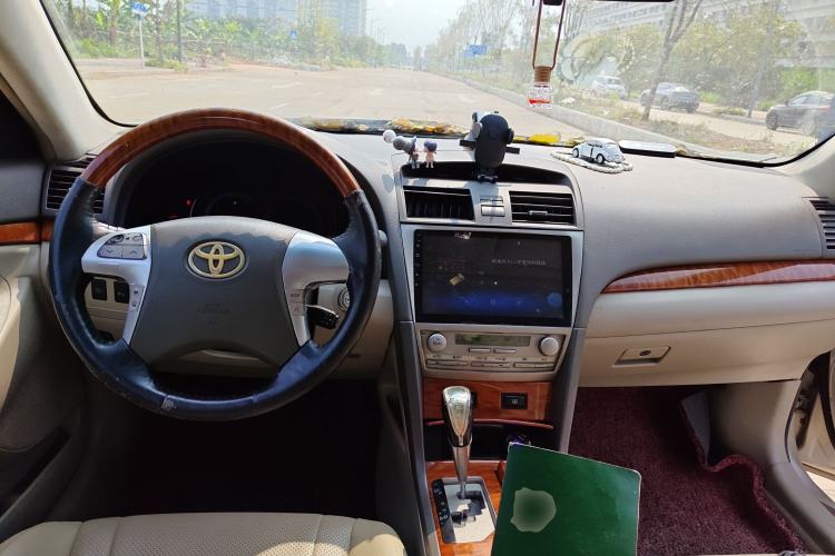 Used Toyota Camry 2007 240V Supreme Edition Center Console