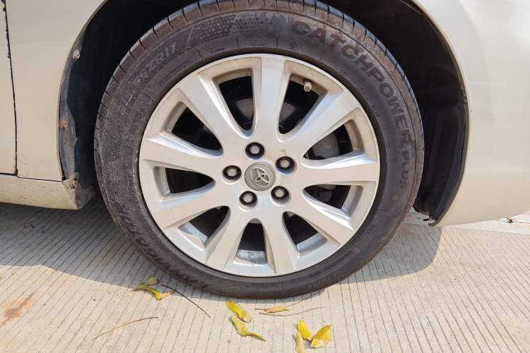 Used Toyota Camry 2007 240V Supreme Edition Right Front Wheel Hub