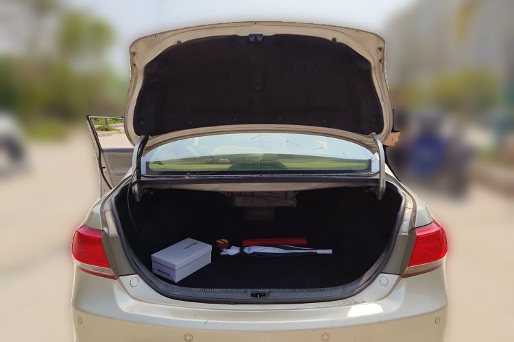 Used Toyota Camry 2007 240V Supreme Edition Trunk
